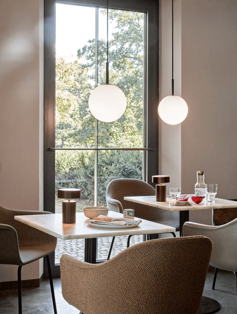 Menu Column table lamp